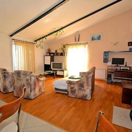 Apartment Apartments By The Sea Suhi Potok, Omis - 11401